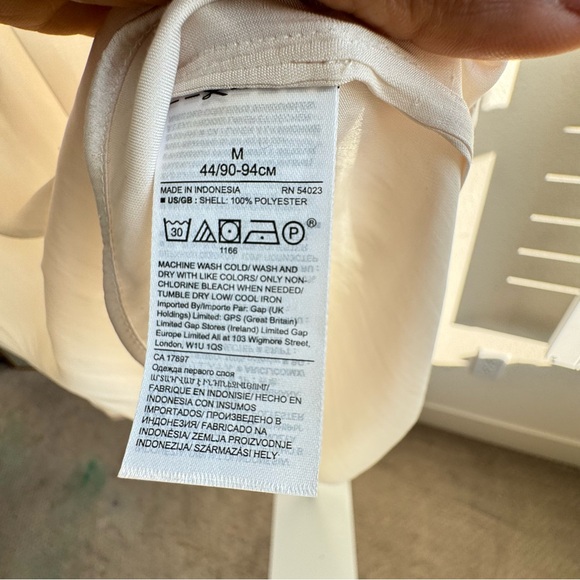 Banana republic size medium. - Picture 4 of 16